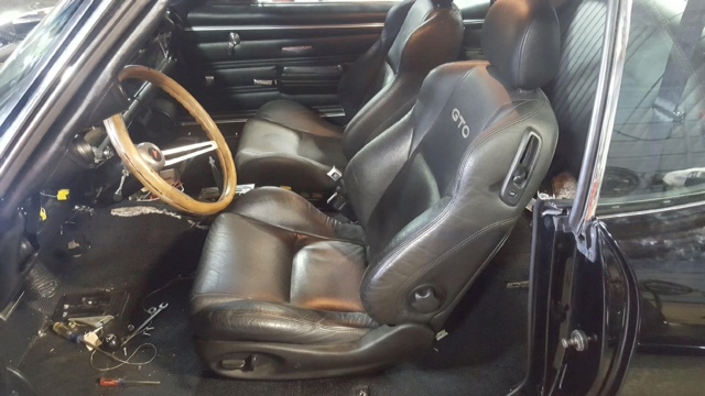 Name:  04-06 GTO Seat Install 3.jpg
Views: 3013
Size:  93.7 KB