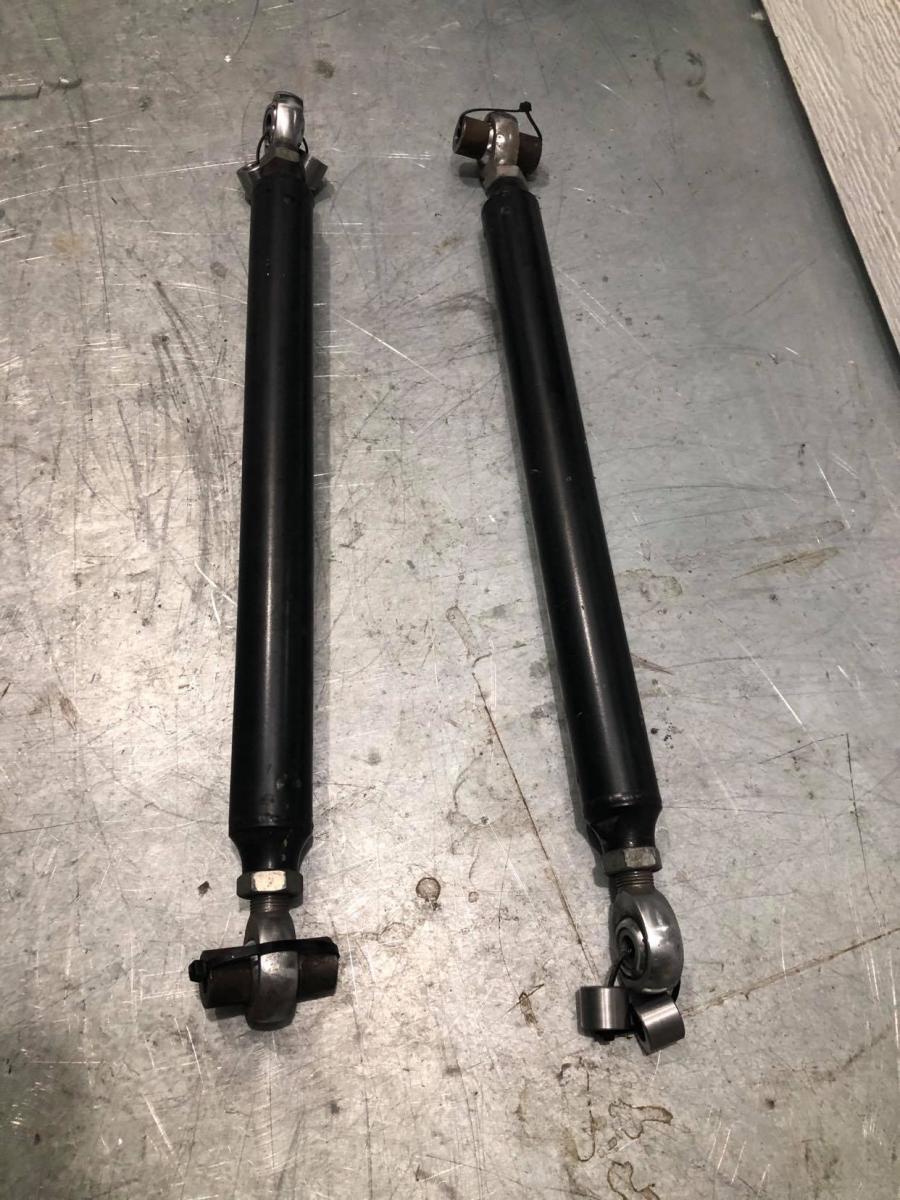Name:  lower control arms trz.jpg
Views: 430
Size:  155.9 KB