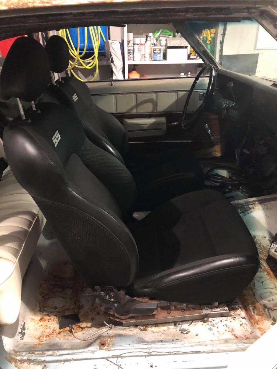 Name:  seats passenger side.jpg
Views: 424
Size:  112.5 KB