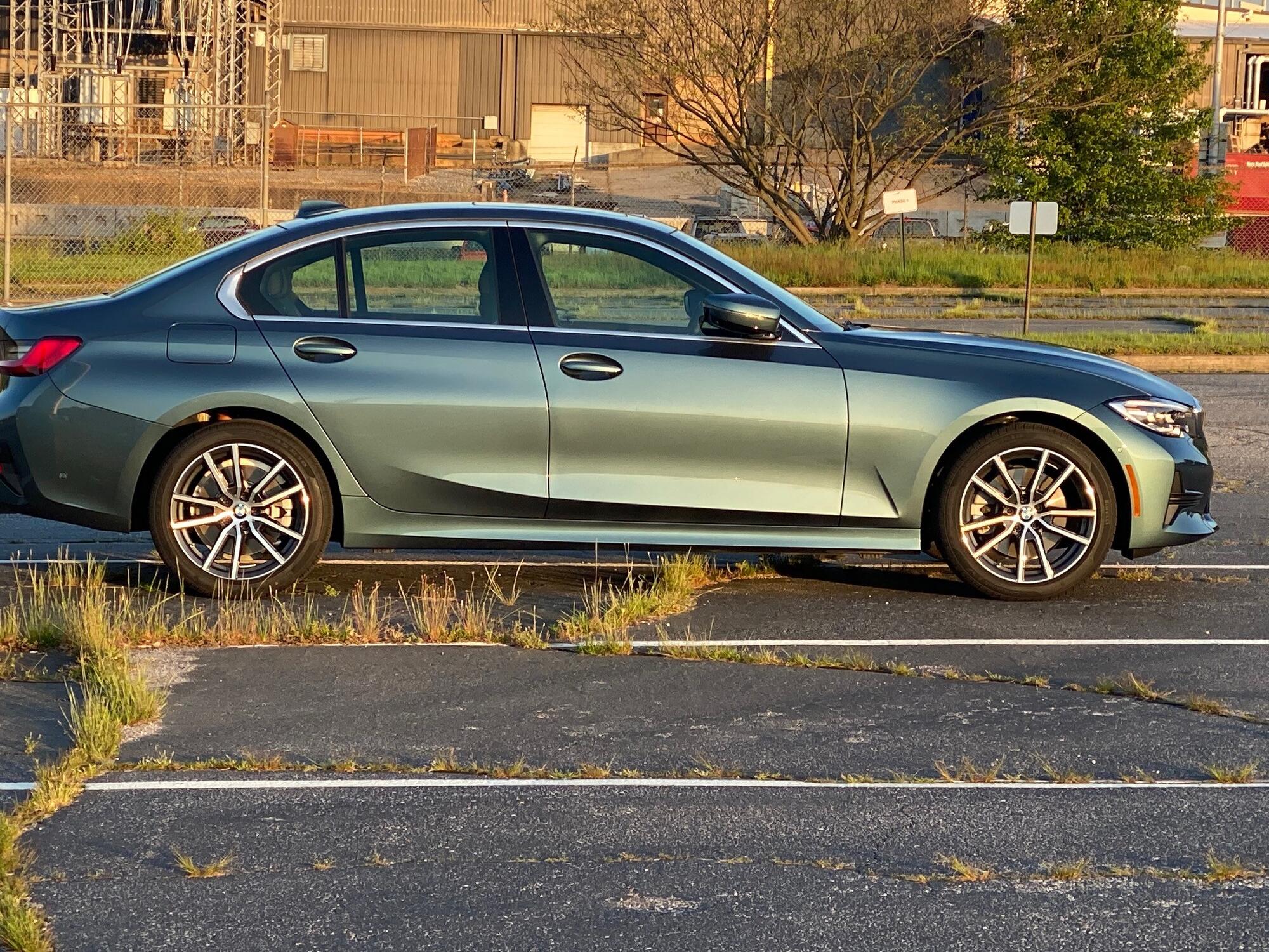 Name:  BMW_blue ridge mountain metallic.jpg
Views: 1752
Size:  669.7 KB