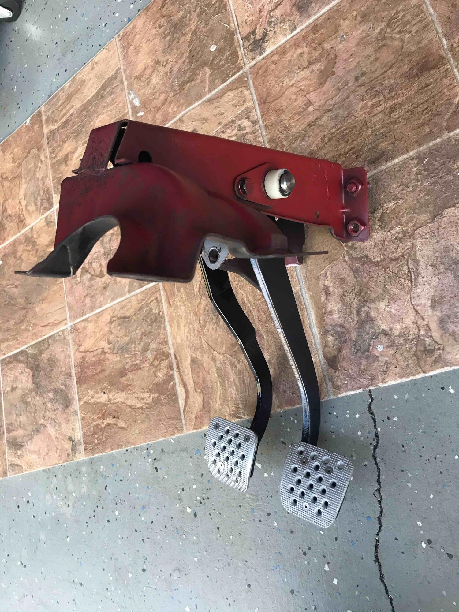Name:  Redpedals.jpg
Views: 1878
Size:  460.0 KB