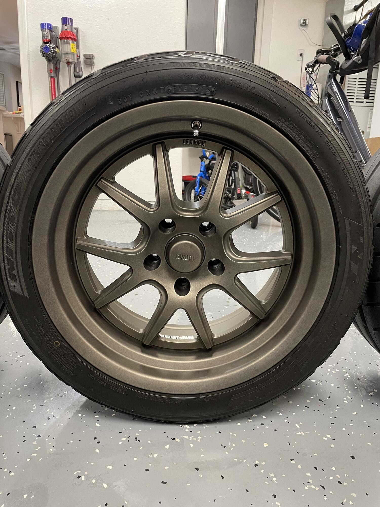 Rocket racing attack wheels