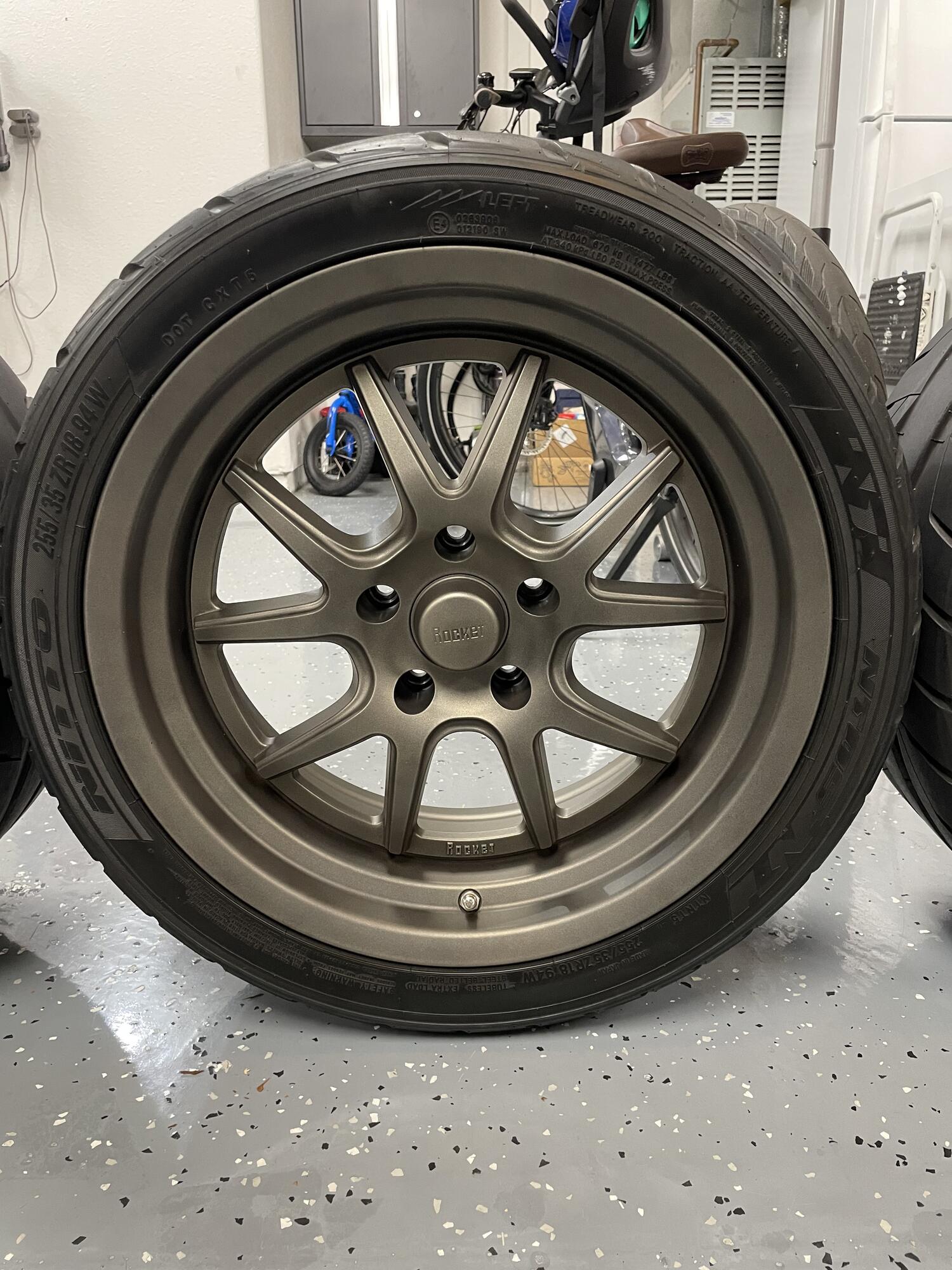 Rocket racing attack wheels