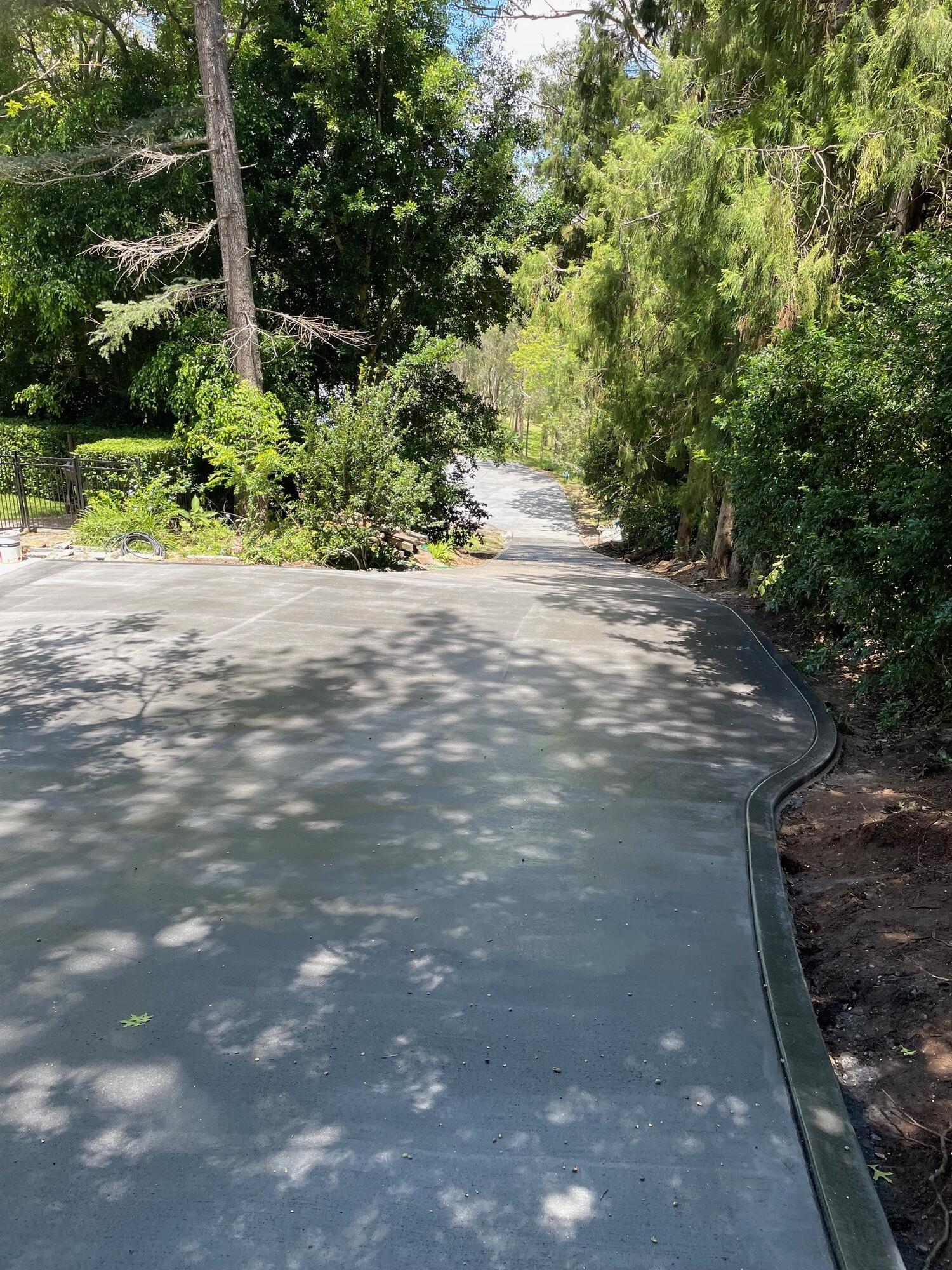 Name:  Niddrie Drive Driveway.jpg
Views: 382
Size:  722.6 KB
