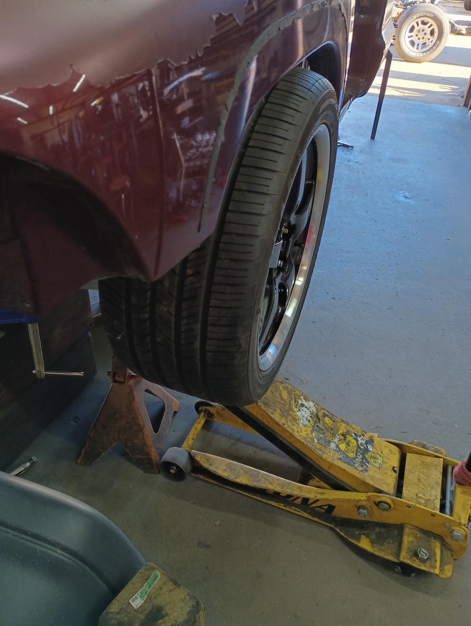 Name:  Side view of tire sticking out.jpg
Views: 948
Size:  252.9 KB