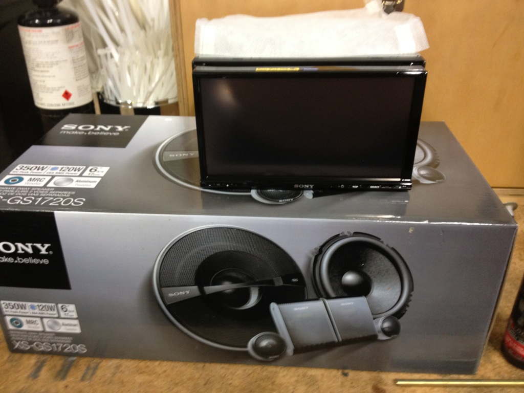 Name:  stereo.jpg
Views: 347
Size:  182.5 KB